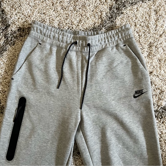 ✔️NWT✔️ NIKE Sportswear Tech Fleece Joggers - Picture 6 of 12
